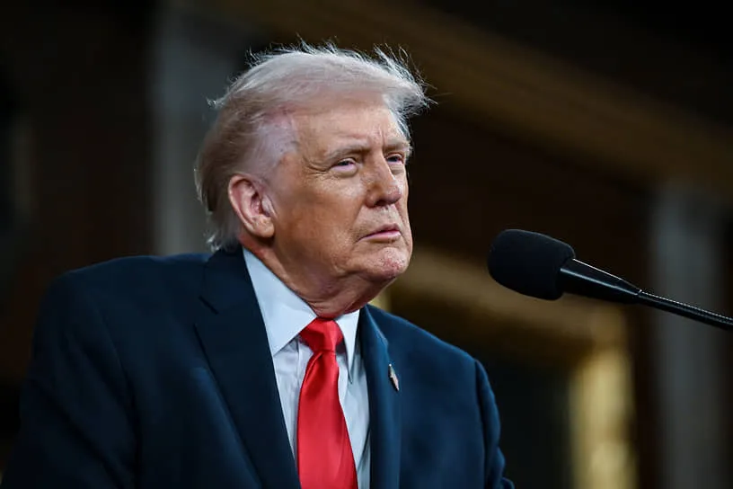 Трамп заявив про необмежені запаси зброї у США