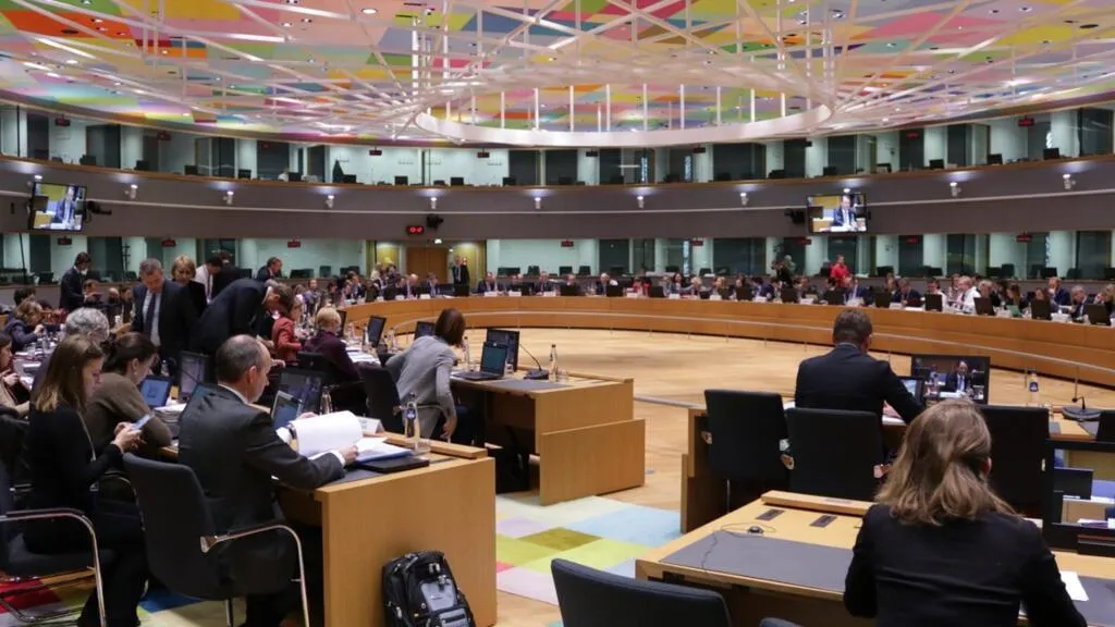 ЄС може погодити €90 млрд для України за згодою Угорщини та Словаччини, — Politico