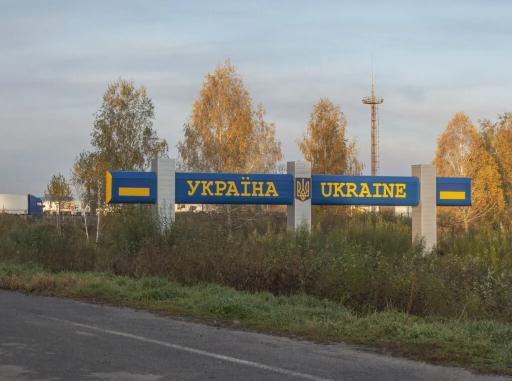 На западной границе Украины выросли очереди: пассажиропоток превысил 730 тысяч