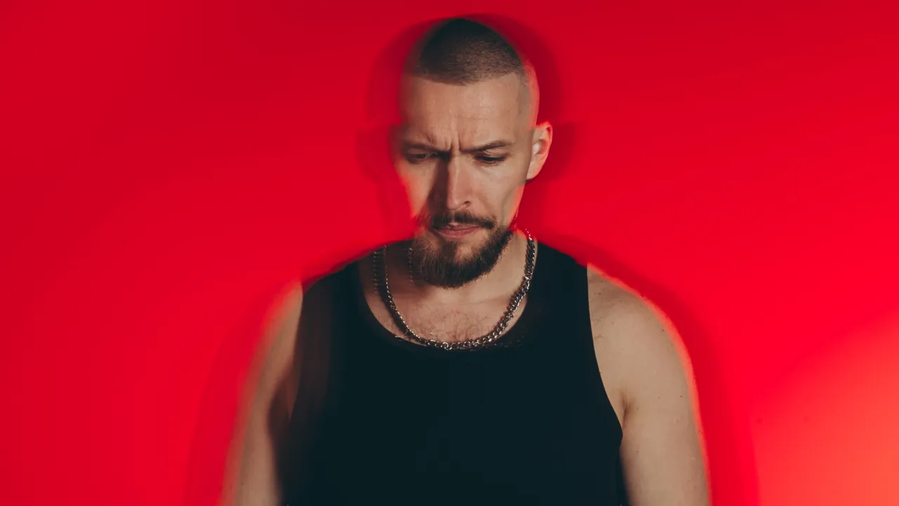 KORNEL повернувся на музичні платформи з проникливим синглом «Родимки»