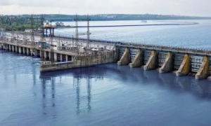 У Києві суд зняв арешт із колеса огляду на Контрактовій площі