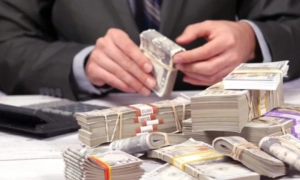 НАБУ шукає, хто допоміг Міндічу прискорено перетнути кордон