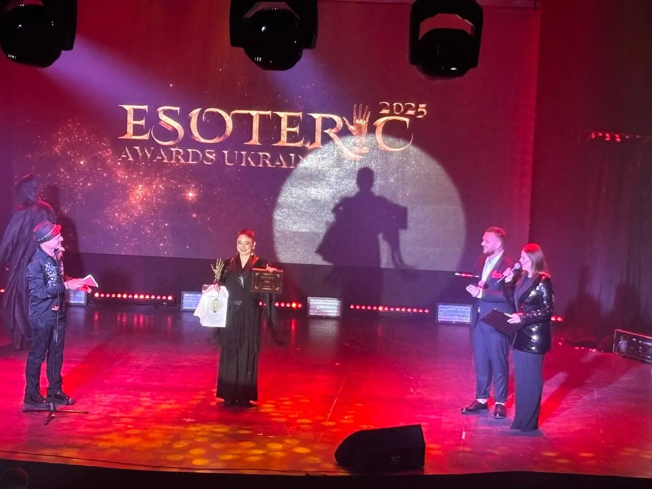 Маги, зірки і «купол над Києвом»: як у столиці вручили першу ESOTERIC AWARDS Ukraine (ФОТО)