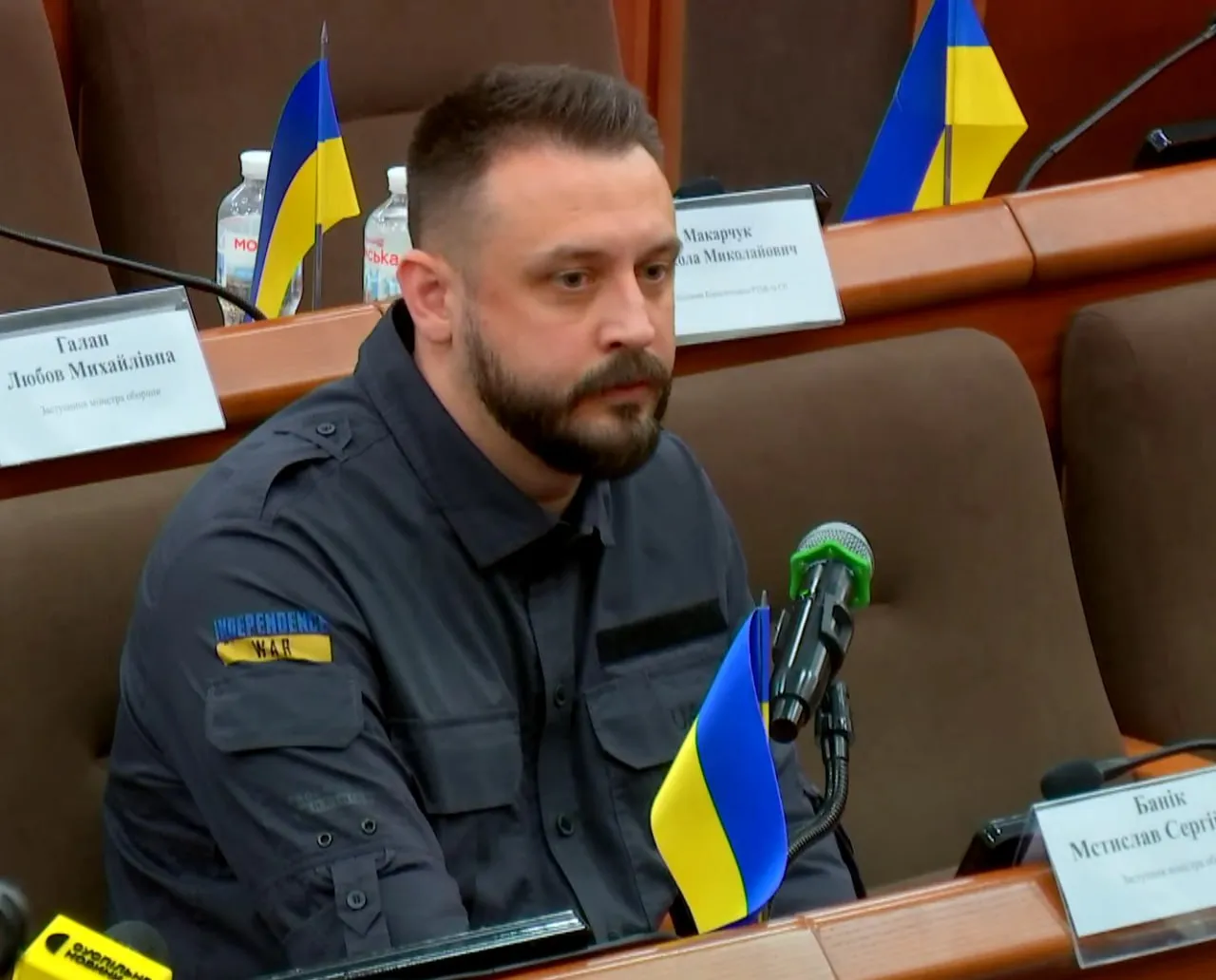 Umowy „z pominięciem” parlamentu: dlaczego obiecane odroczenia i zwolnienia żołnierzy znalazły się pod znakiem zapytania