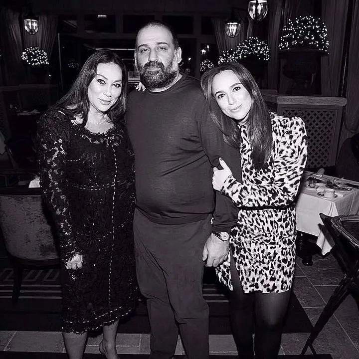 Розкіш на 10 тисячах: як дружина Міндіча «відмиває» гроші через бутики D&G