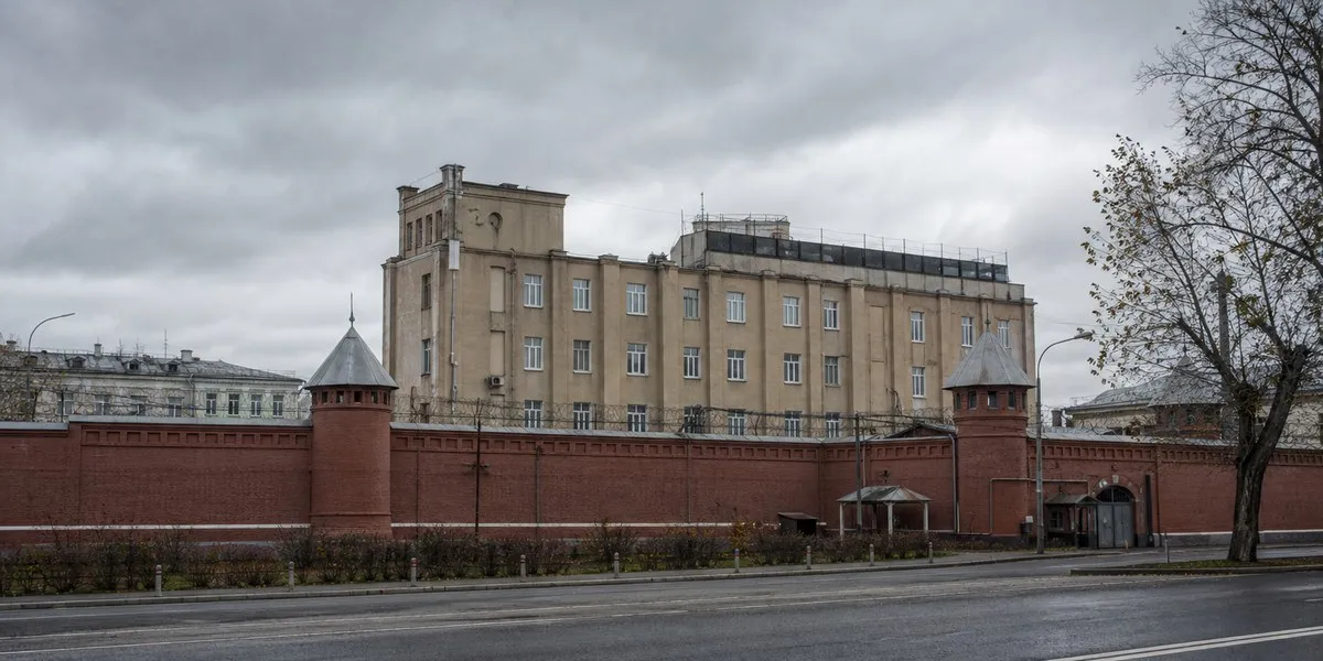 Политологу Кыневу в московском СИЗО не выдали костыли — The Moscow Times
