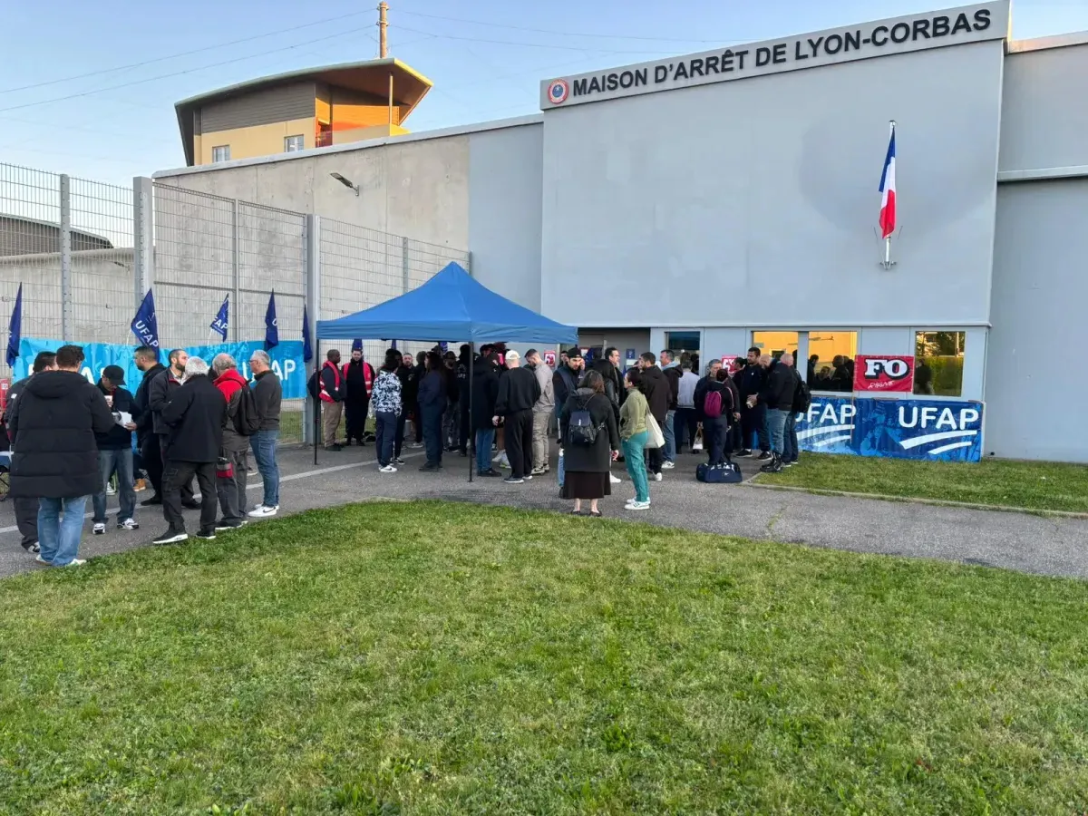 Французькі в’язниці на межі колапсу працівники йдуть на протест