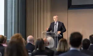 У Бангладеш кількість смертей, пов’язаних із підозрюваними випадками кору, сягнула майже 1 000