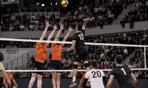 ФФУ оштрафовала главного тренера «Динамо Киев» и отстранила игрока
