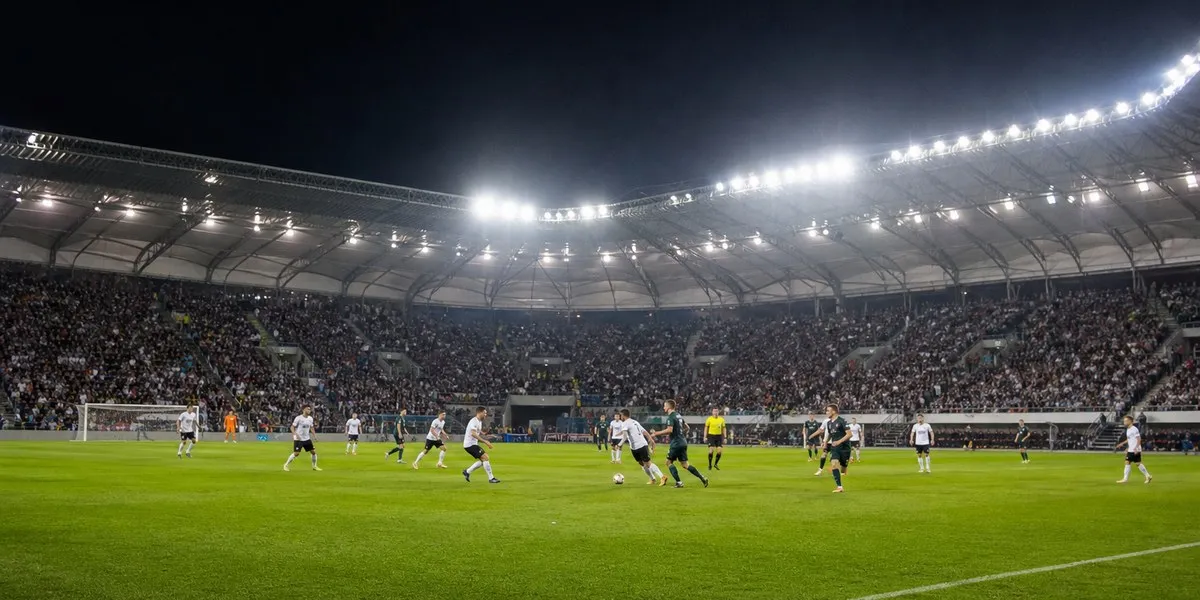 Legia pokonała Wisłę 2:0 w Warszawie i przedłużyła serię bez porażki — Interia Sport