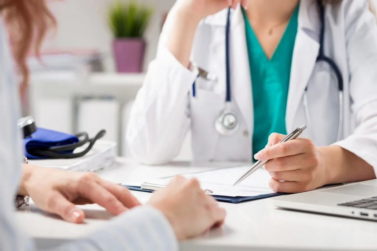 Рада ухвалила закон про контроль видачі лікарняних та страхових виплат