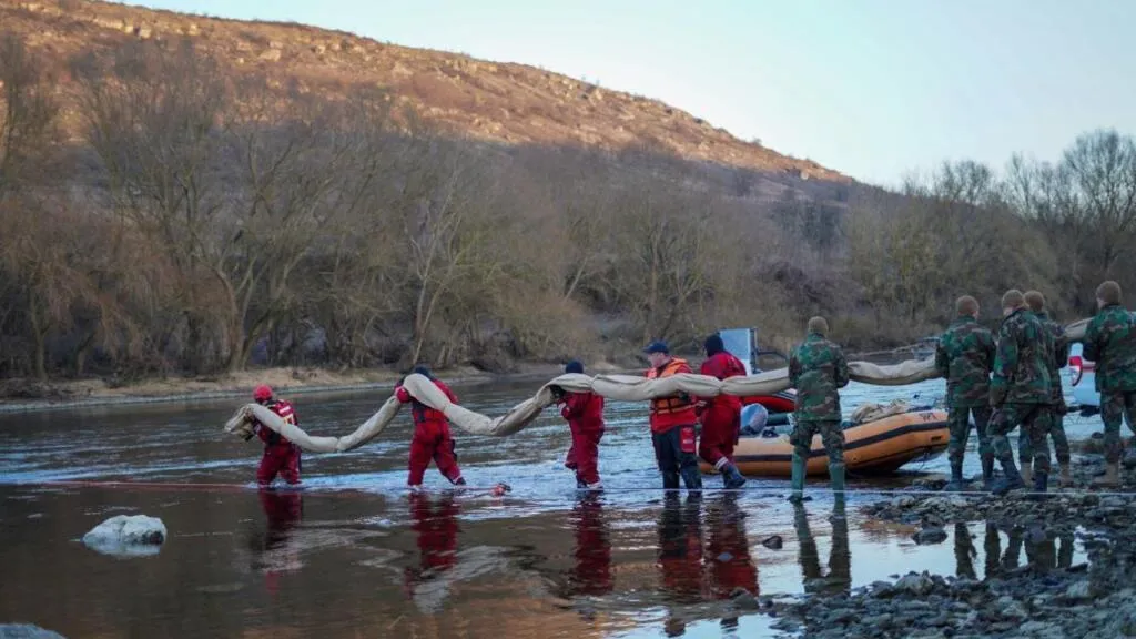 Молдова відновила водопостачання міст після забруднення Дністра