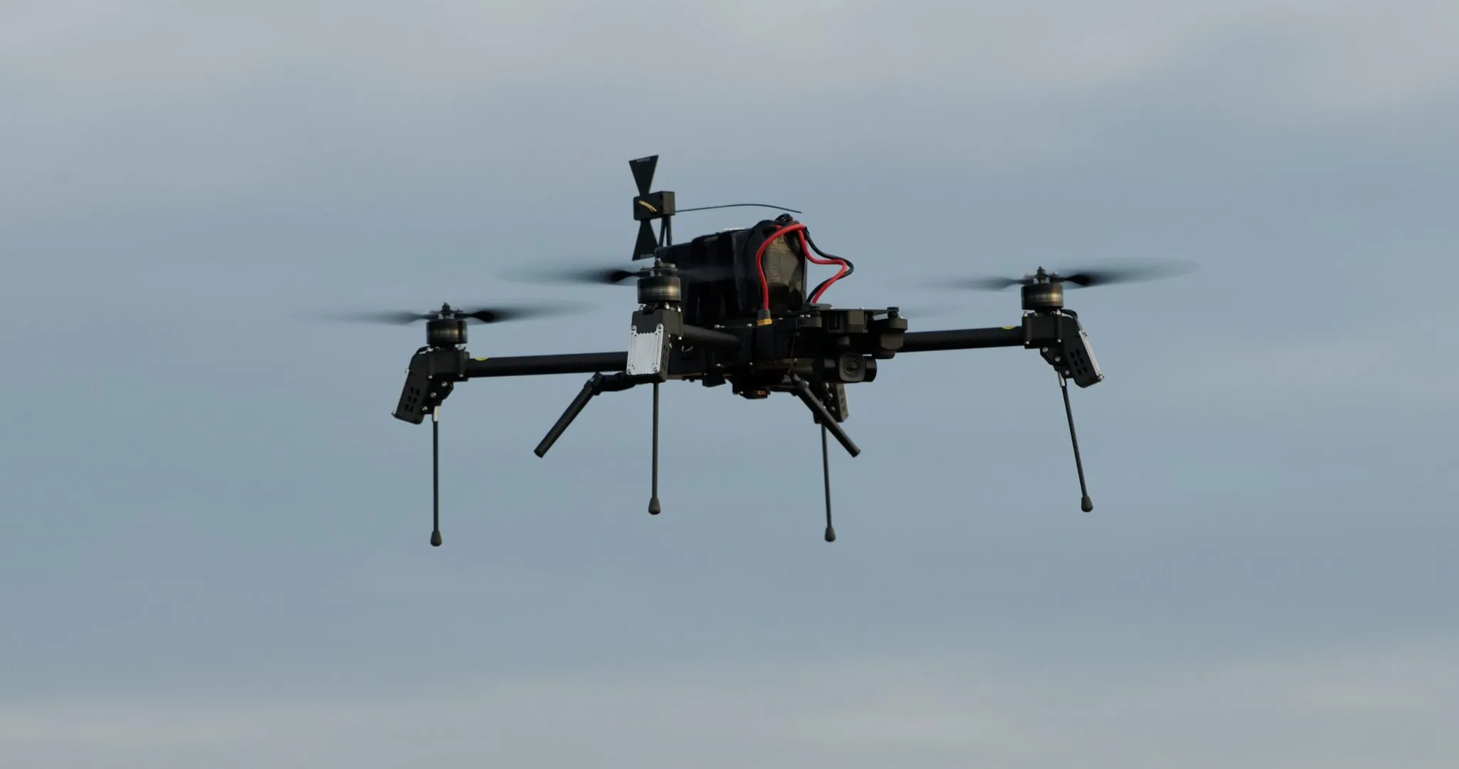 Українська компанія Frontline Robotics презентувала дрон-бомбер зі штучним інтелектом