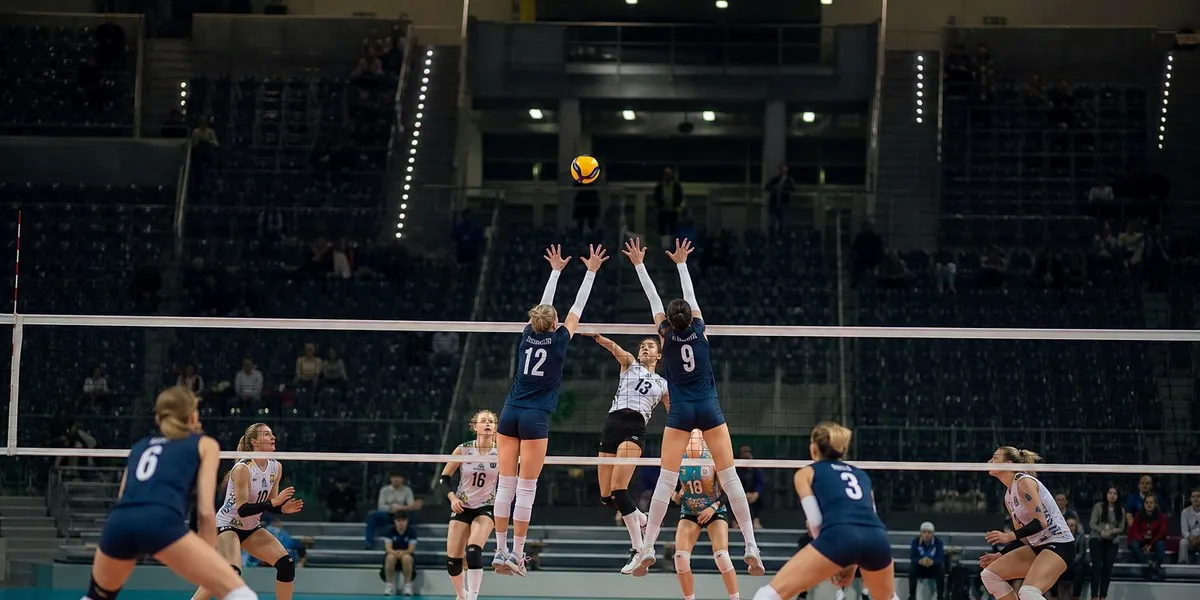 ŁKS Commercecon pokonał Chemik 3:0 i objął prowadzenie w Tauron Lidze — Interia Sport
