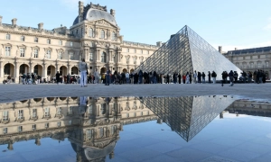 Під час зустрічі президента Франції з громадянами стався неприємний інцидент