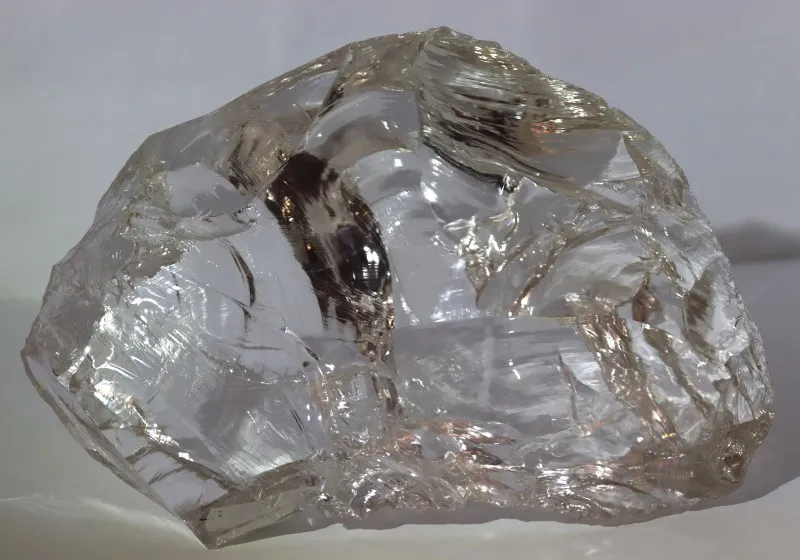 Талісманом людини, народженої 10 листопада є гірський кришталь