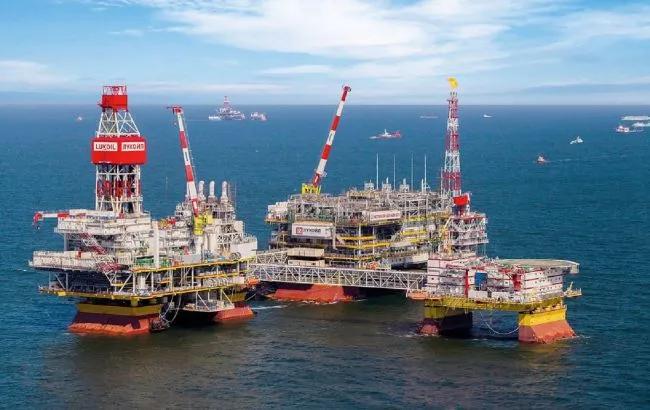 Сили оборони вразили корабель РФ та платформу «Лукойлу» в Каспійському морі, — Генштаб