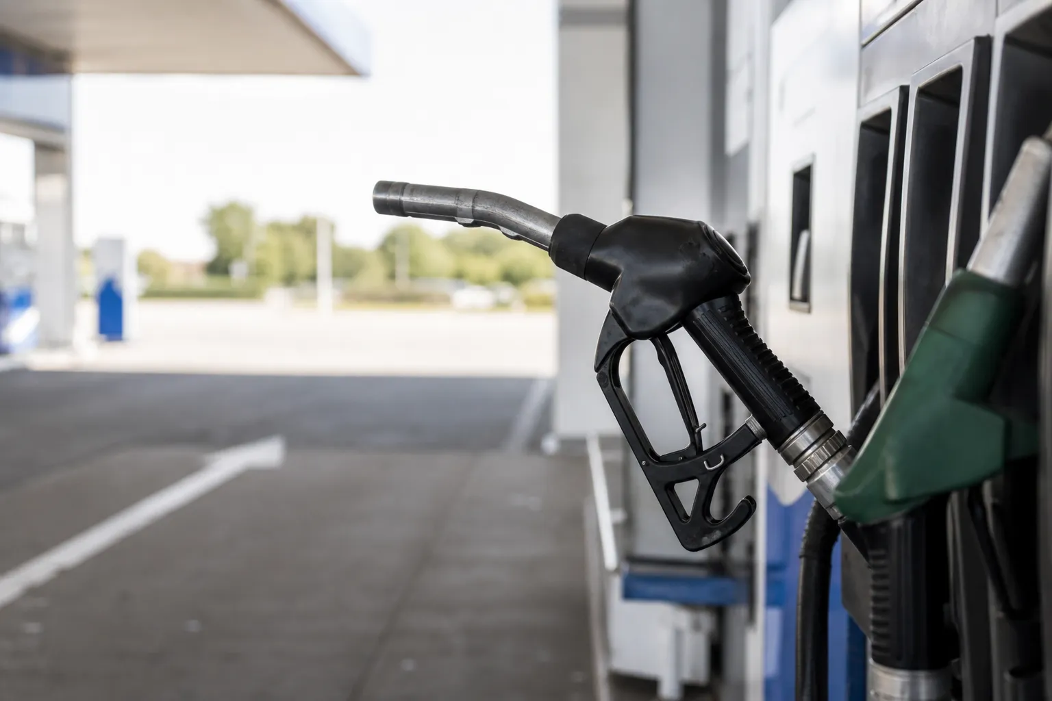 Lithuania may lower the excise tax on diesel if oil prices rise to $100 per barrel