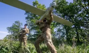 В Киеве саперы изъяли боевую часть баллистической ракеты после российского удара