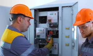 Потяг зіткнувся з автомобілем: під Харковом сталася смертельна ДТП