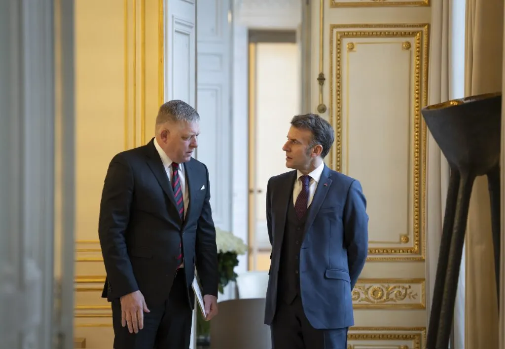 Макрон та Фіцо обговорили незалежність Європи та ядерну енергетику