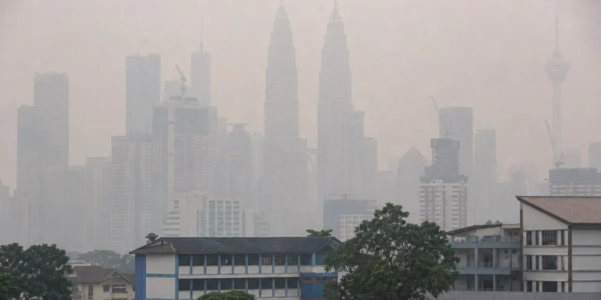 Malezja zamknęła część szkół z powodu dymu z pożarów w Indonezji — Deutsche Welle
