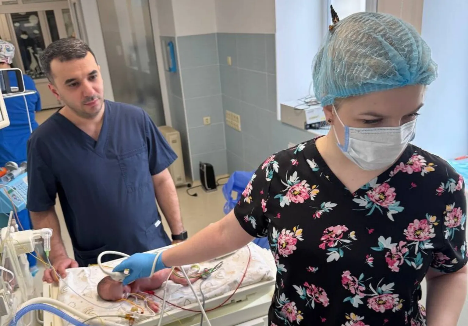 У Києві врятували передчасно народжене немовля із вадою серця та вагою менше 1 кг