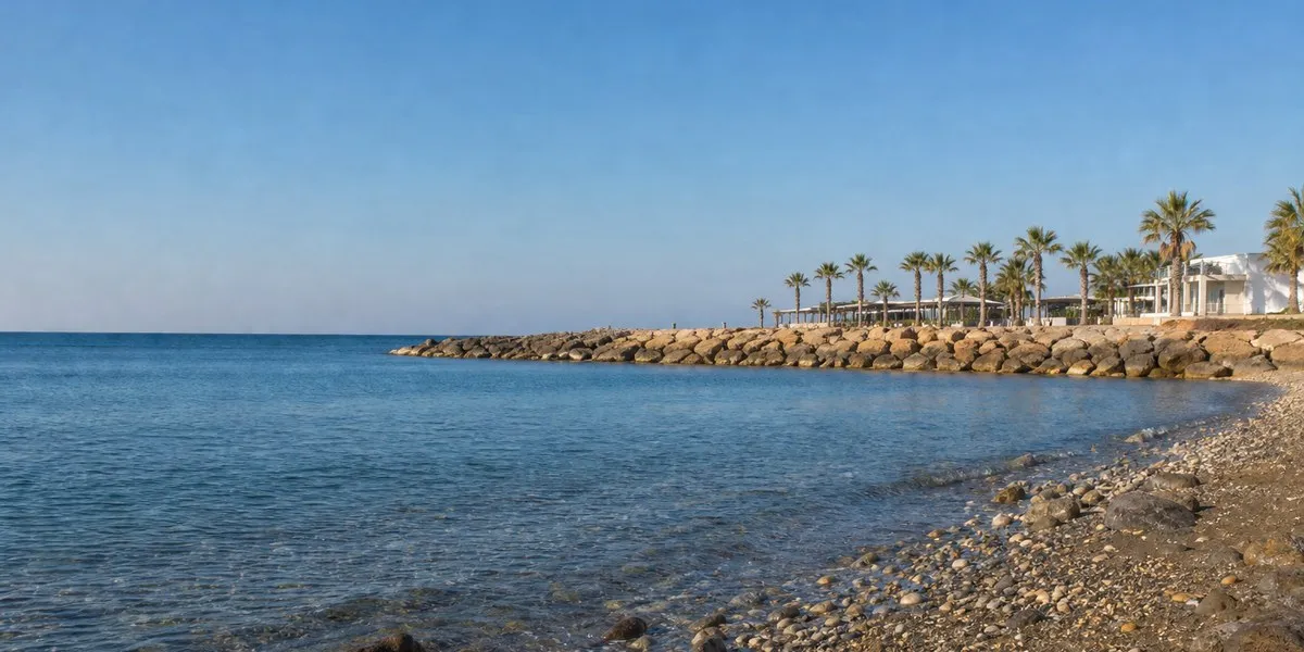 塞浦路斯皮拉附近一名在海中被发现昏迷的男子死亡——Cyprus Mail