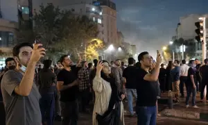 Спасатели эвакуировали 500 заблокированных альпинистов с горы в Индонезии