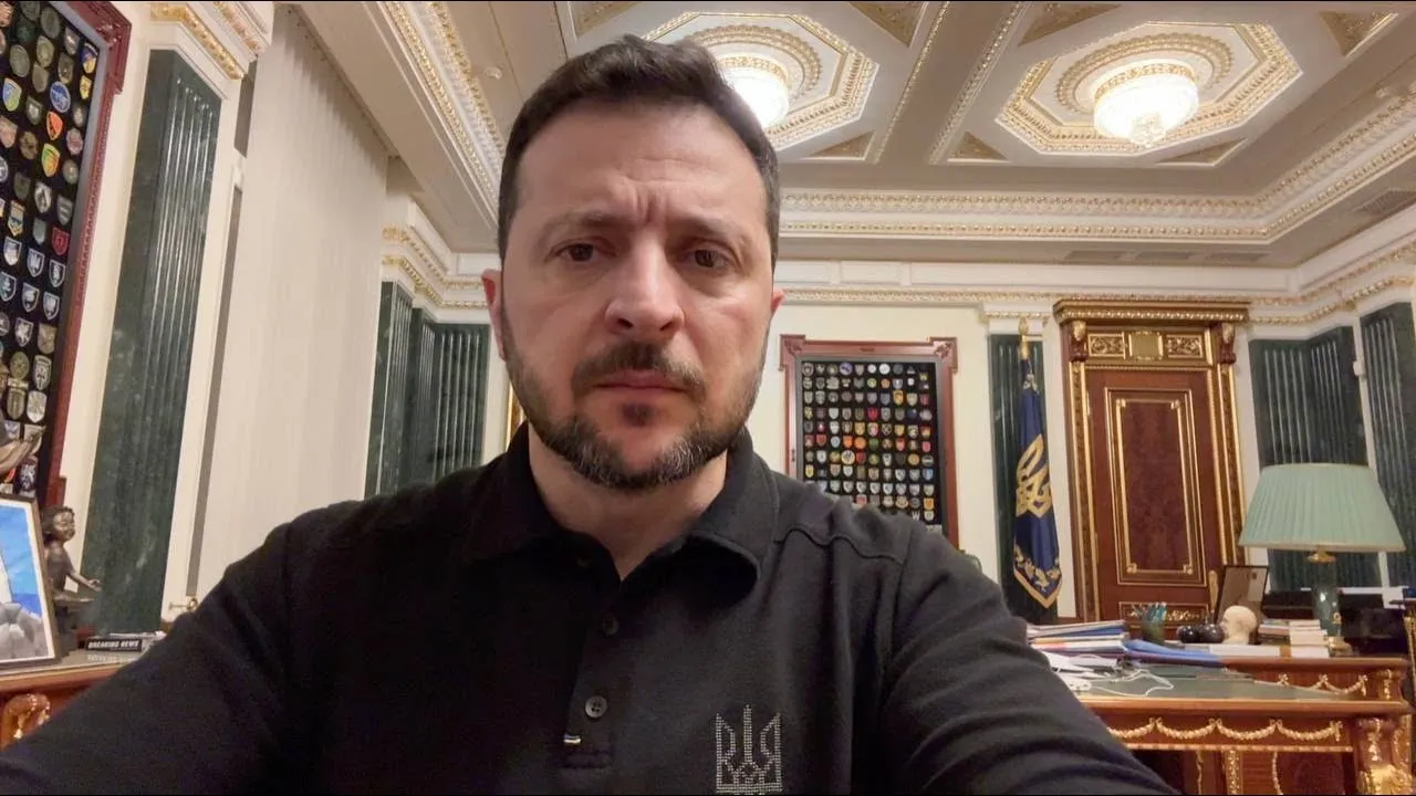 Зеленський попередив авіакомпанії про небезпеку в небі Росії