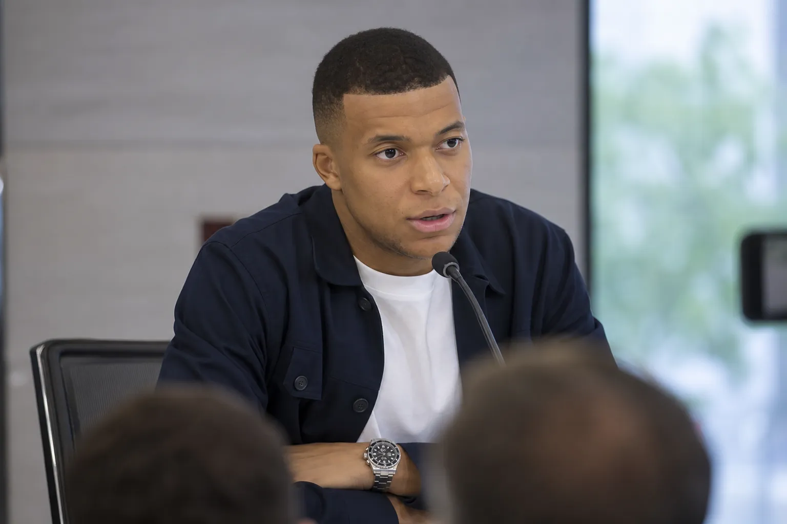 Mbappé nazwał rozmowy o jego szansach na Złotą Piłkę naturalnymi