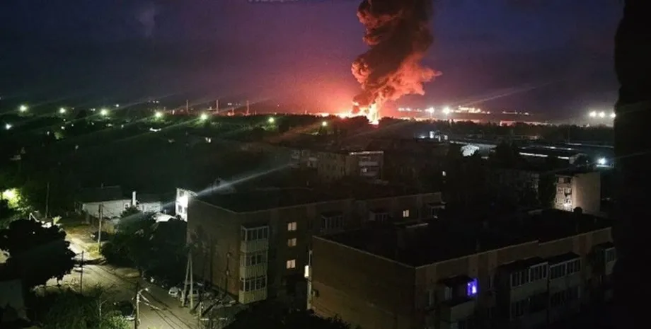 The General Staff of the Armed Forces of Ukraine reported that a Russian export terminal and military facilities had been struck