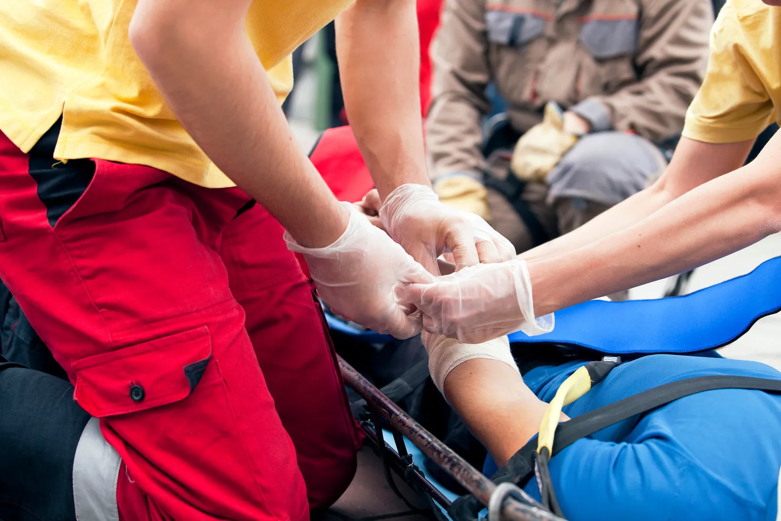 На Закарпатті медики врятували чоловіка, серце якого не билось 25 хвилин