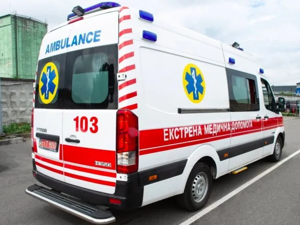 В Херсоні лікарі борються за життя дитини, пораненої під час обстрілу дитмайданчика