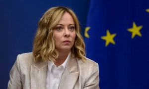 Reuters: КНДР заробляє мільйони від продажів накладних вій, ховаючись за написом «Зроблено в Китаї»