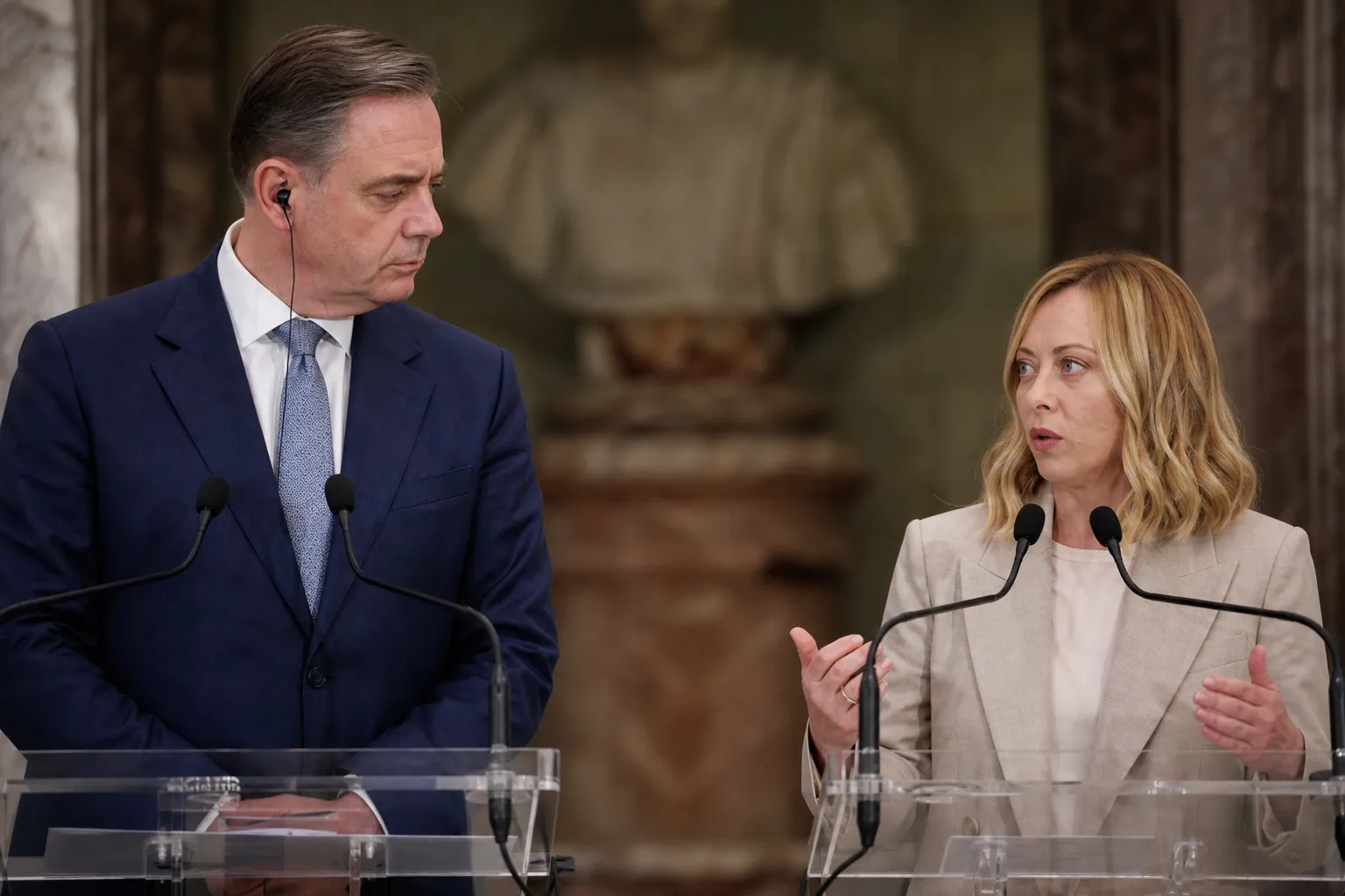 Premier Włoch Meloni wzywa do ochrony granic UE dla zachowania Schengen