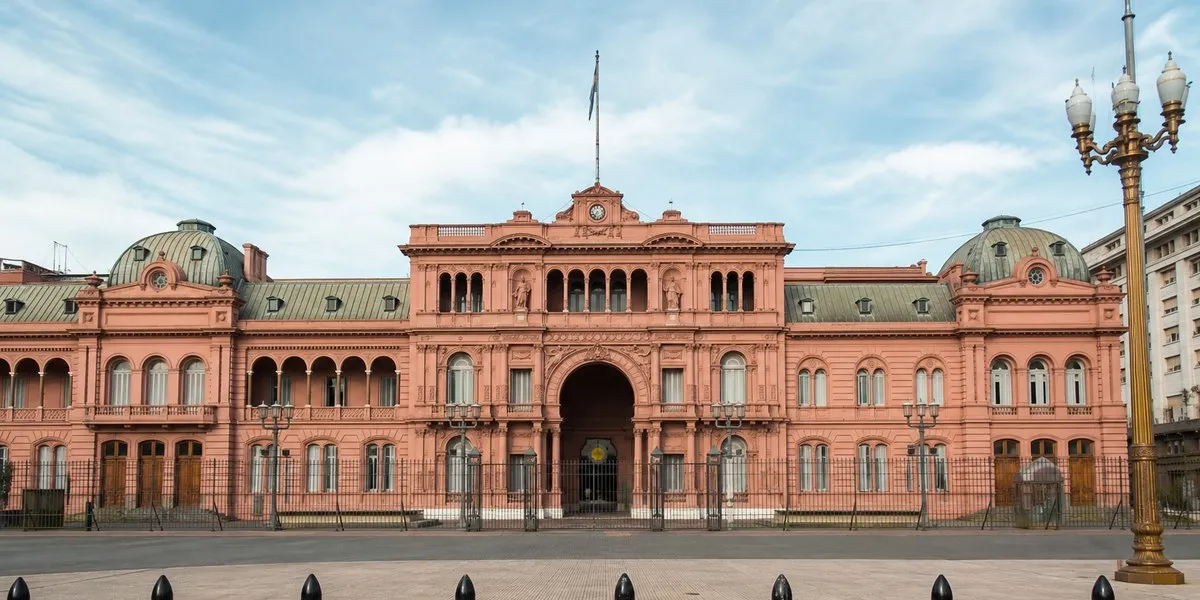 Milei, zdaniem publicysty, traci w Argentynie wizerunek outsidera — Buenos Aires Times
