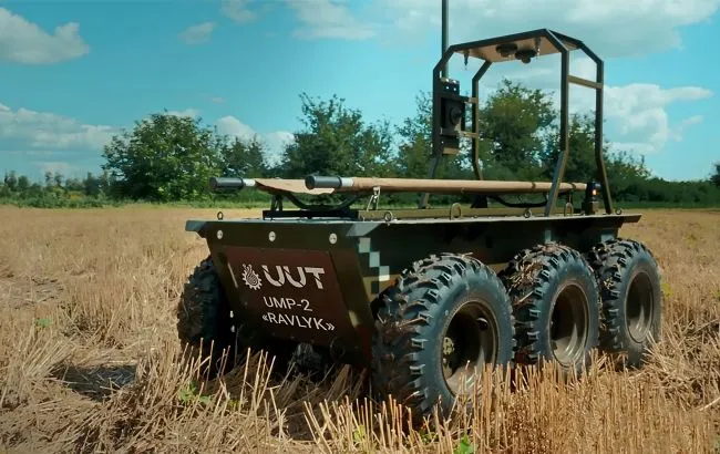 Video: Ukrainian ground robot destroys Russian FPV drone with a ram attack