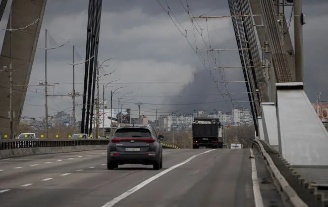 Russia struck the North Bridge in Kyiv; traffic is restricted