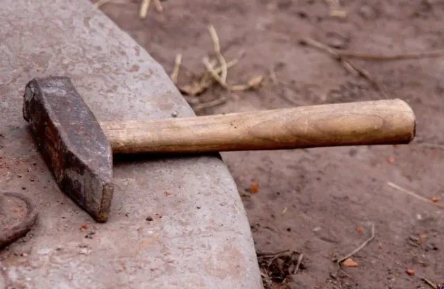 Уряд затвердив перелік предметів, із якими заборонено заходити в школи