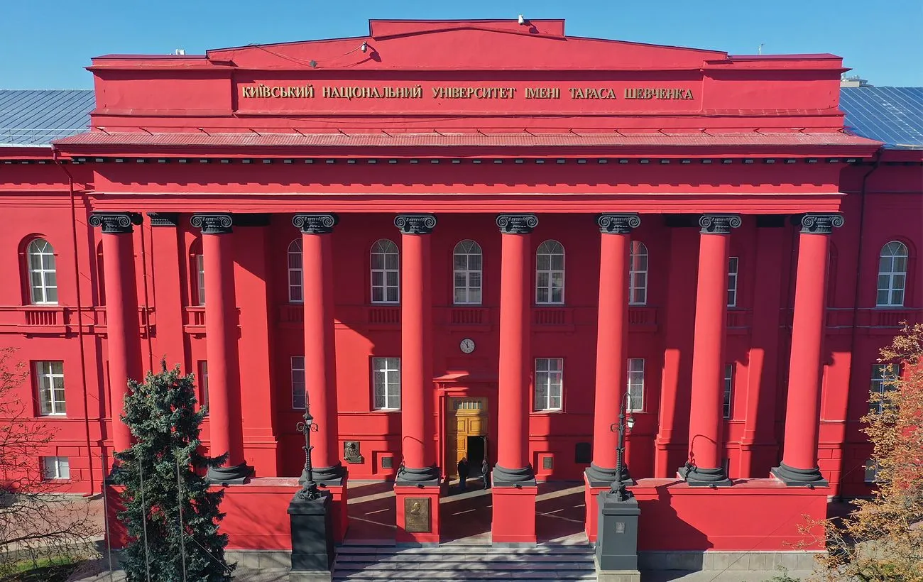 У мережі з'явилося пікантне відео людини, схожої на ректора КНУ імені Шевченка