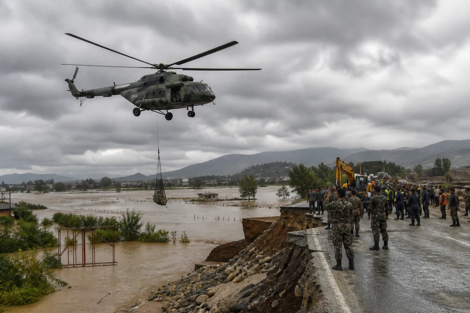 Nepal Army evacuates flood survivors by helicopter