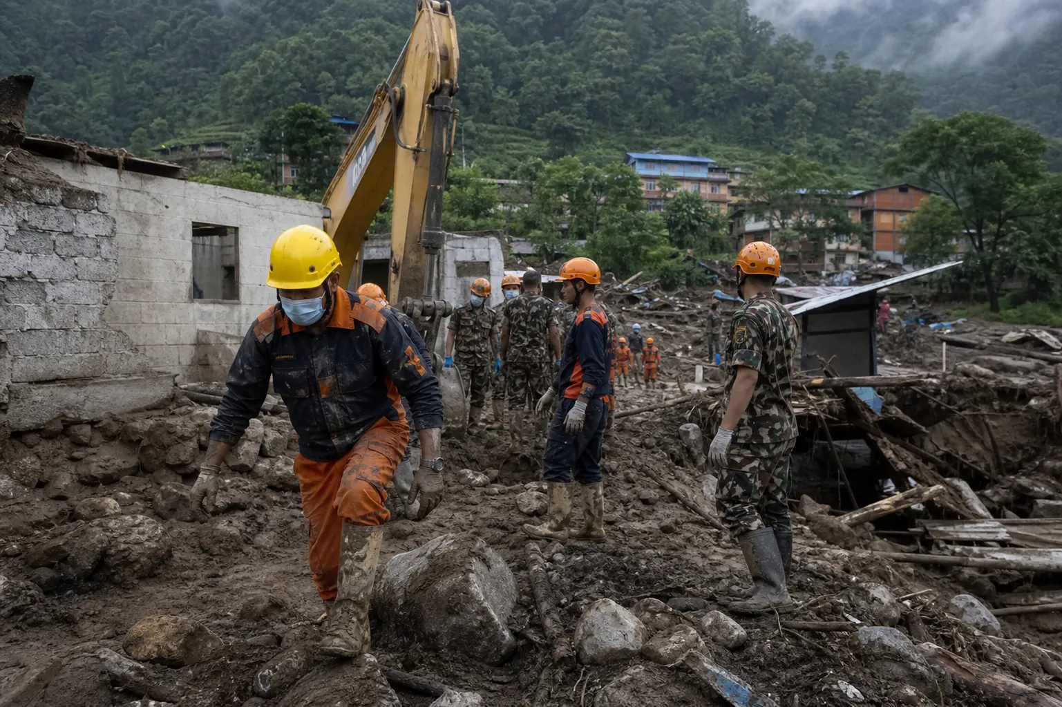 Powodzie na granicy Nepalu i Tybetu pochłonęły co najmniej 469 ofiar