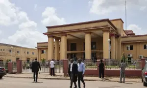 В МИД Польши назвали лишенными смысла телефонные разговоры Макрона и Шольца с Путиным