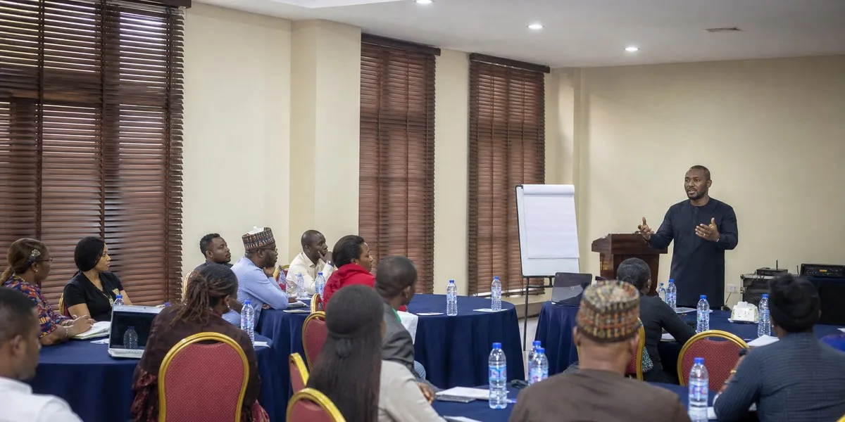 W Nigerii dziennikarze uczą się relacjonować konflikty bez mowy nienawiści — Premium Times Nigeria