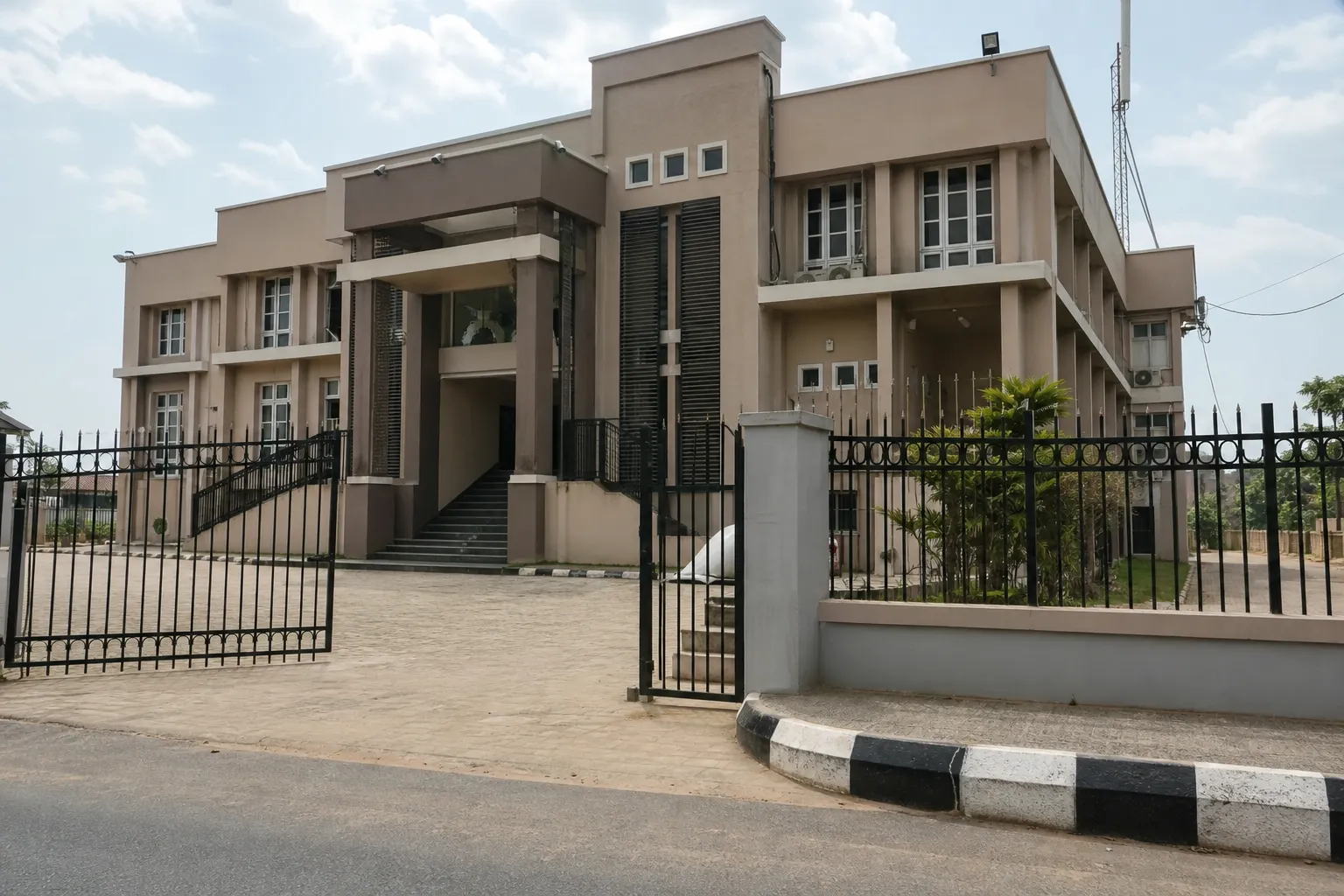 87-Year-Old Man Appears in Court in Nigeria Charged With Attacking Judge With a Machete