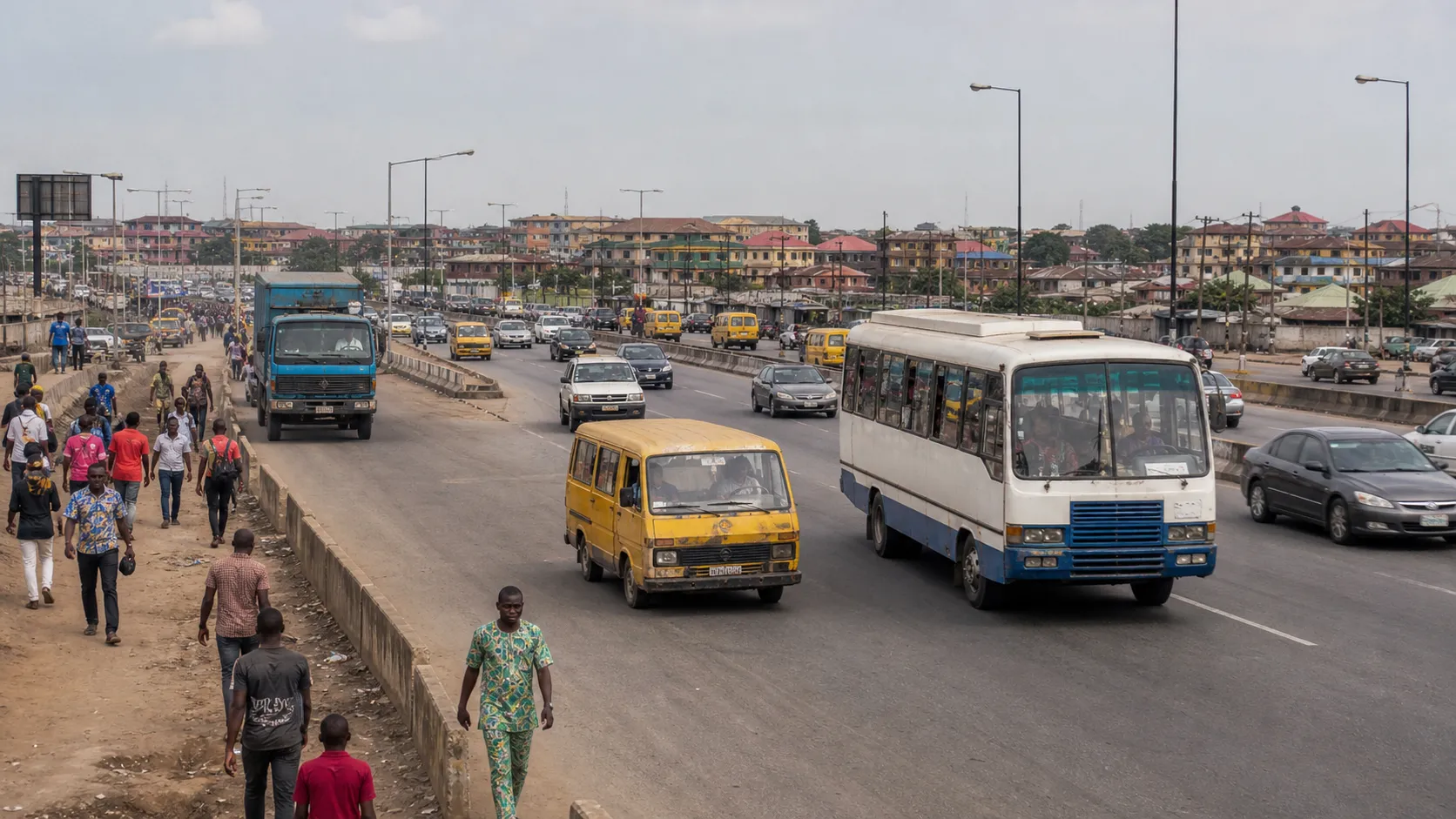Nigeryjski ekspert wezwał do inwestowania oszczędności po zniesieniu subsydiów w transport