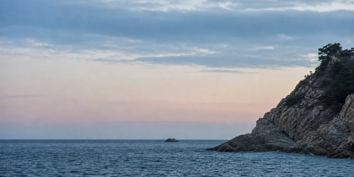 朝鲜向朝鲜半岛以东海域发射弹道导弹——Cyprus Mail
