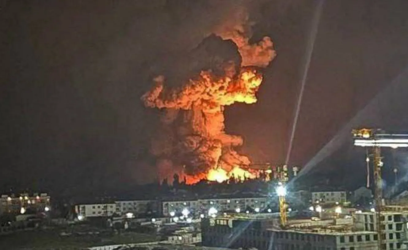 В рф невідомі дрони атакували порт Новоросійська, спалахнула пожежа