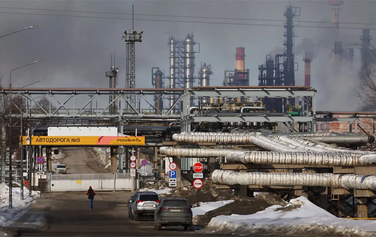 РФ запроваджує обмеження через удари по нафтопереробці – Bloomberg